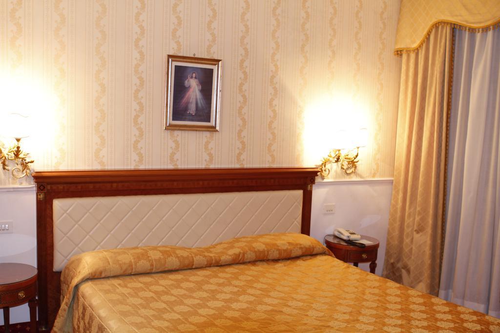 Double Room,1274669371:JPEG